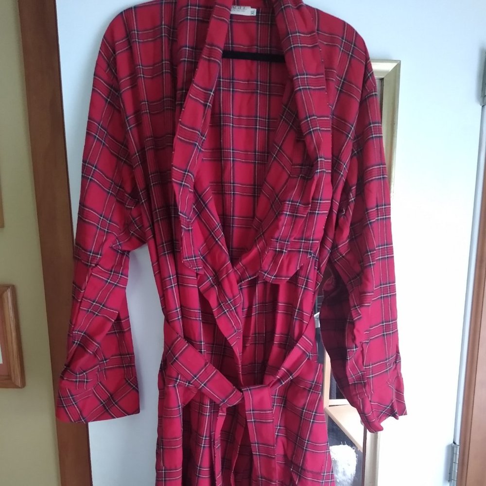 Irish Flannel Robe (Color Red Plaid, Size XL) - Picture 2 of 5